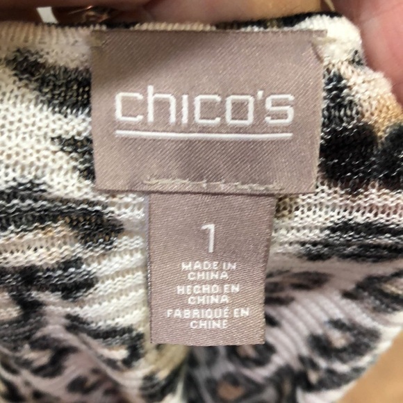 Chico’s linen blend animal print 3/4 sleeve pull over top. Size 1(Chico size) - Picture 4 of 6